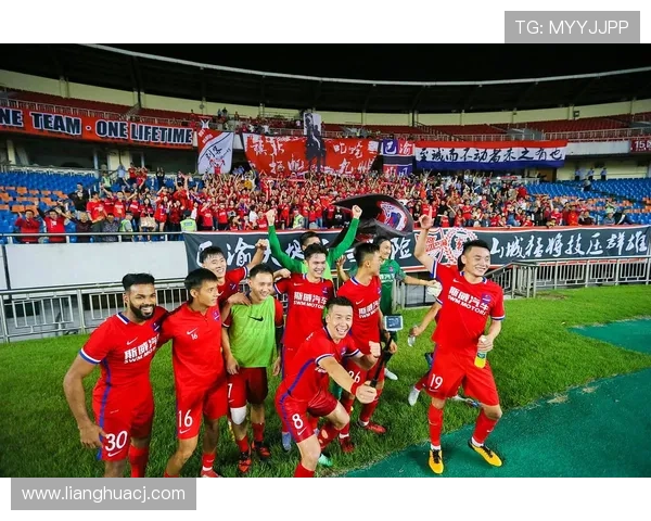 中超联赛新赛季开启，豪门球队争夺战备受关注