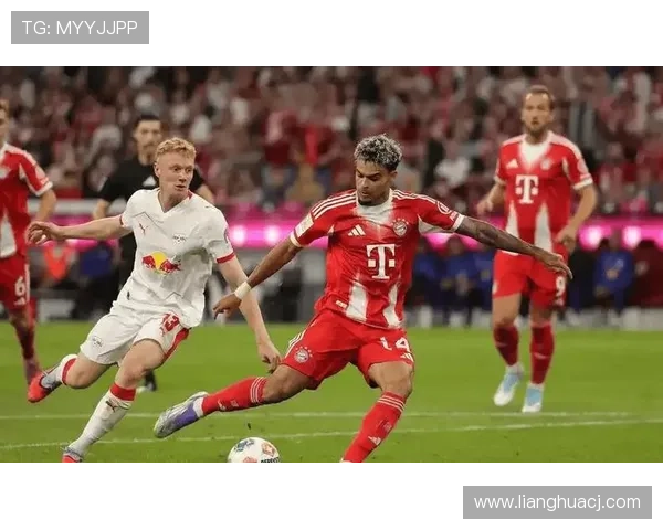 拜仁慕尼黑边路进攻火力全开，球队状态回暖迎来关键胜利