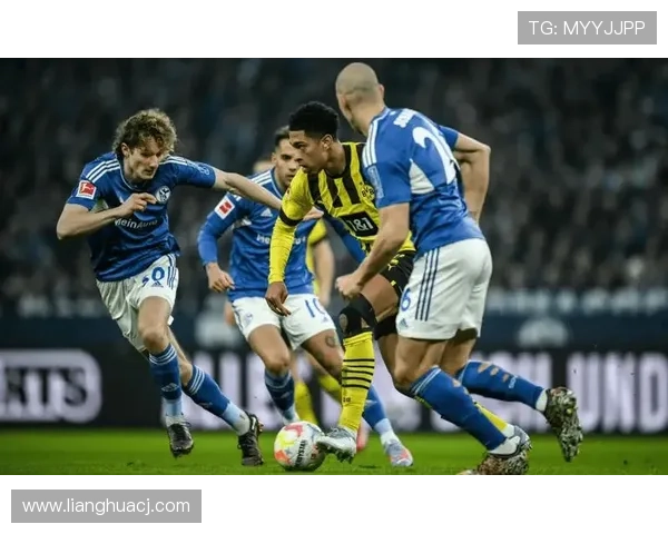 沙尔克防守体系近期表现稳健,结构清晰且竞争力增强