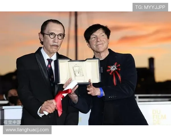 个人奖项与团队成绩：莱奥的生涯成就